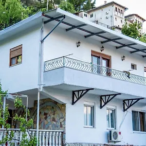 招待所 Grandma's, Gjirokastër